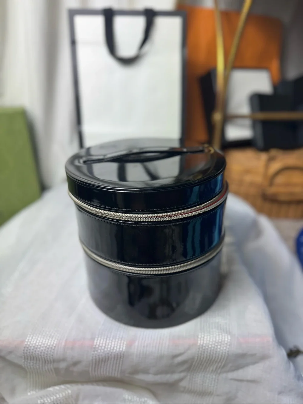N/A sleek glossy